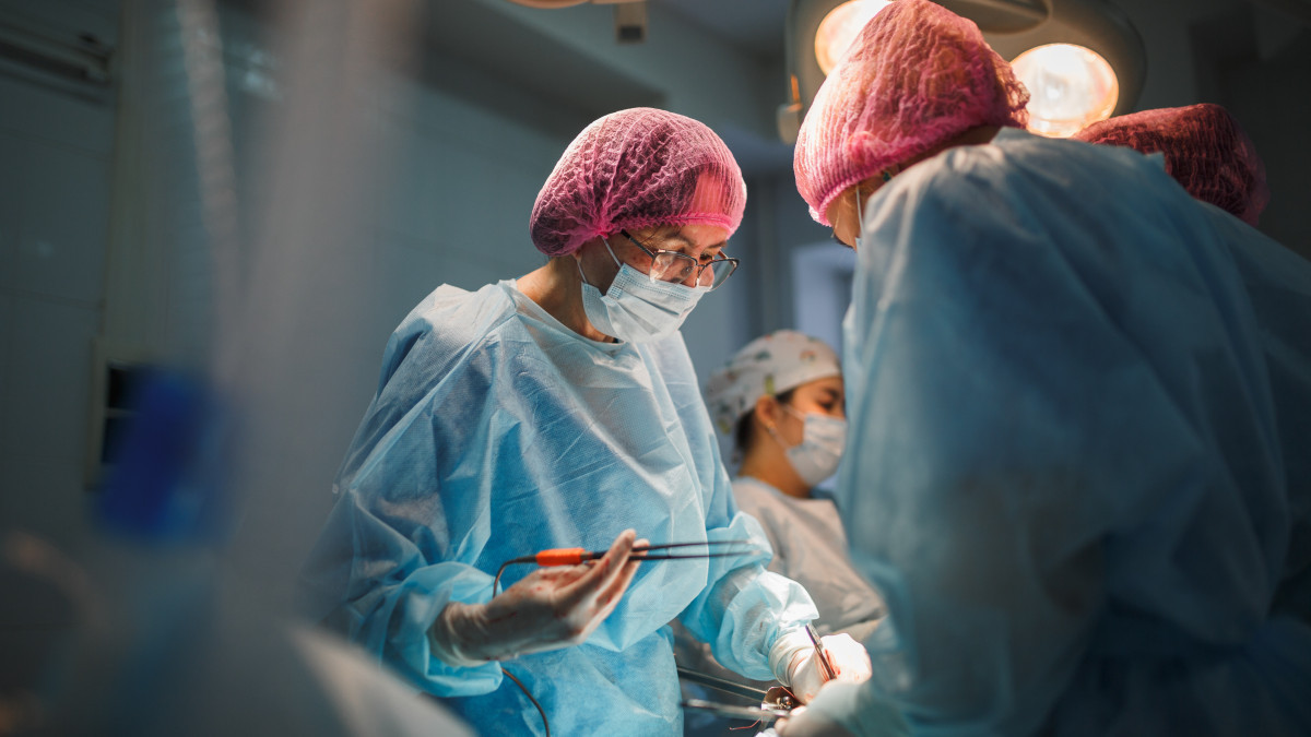 Ұлттық нейрохирургия орталығының дәрігерлері 2 мыңнан астам операция жасады
