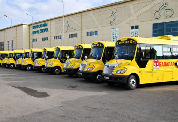 Ключи от новых автобусов вручил аким СКО сельским школам