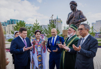 Астанада ұлы ойшыл Ибн Синаның бюсті ашылды