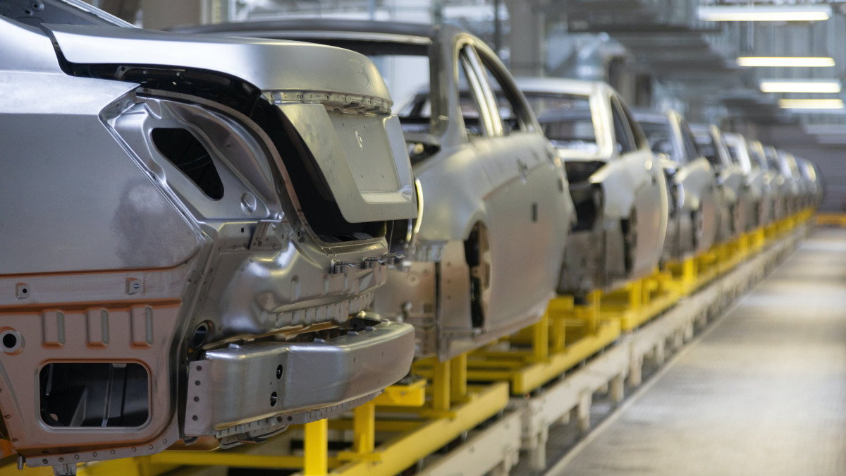 Первые авто с нового завода Kia в Костанае выйдут в 2025 году