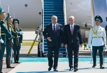 Эмомали Рахмон жұмыс сапарымен Астанаға келді