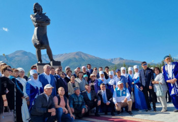 Алтайдың асқақ жыршысы Оралхан Бөкейдің 80 жылдығы аталып өтілді