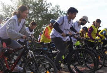 Астанада жастар арасында веложарыс өтті