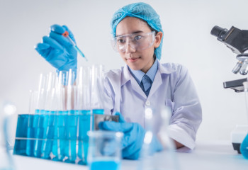 В Казахстане стартовал прием заявок на научные стажировки за границей