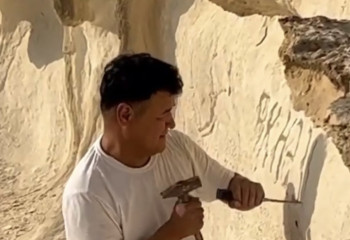 “Әдепсіз сөзді әдемі есімге айналдырғым келді”. Мәдениет үйінің директоры кешірім сұрады