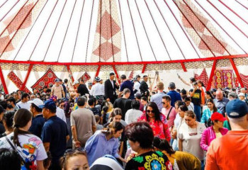 Бұл – мәдениеттің төменділігінің белгісі: Астана әкімі жәрмеңкедегі жағдайға қатысты пікір білдірді