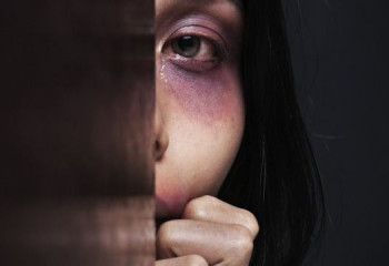 Қызғаныш себеп: Астанада әйел екі қызды соққыға жықты