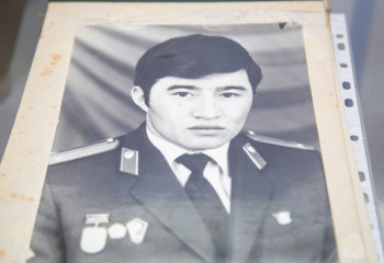 «Пуля в сердце»: вещи спасшего женщину с ребенком офицера попали в музей МВД