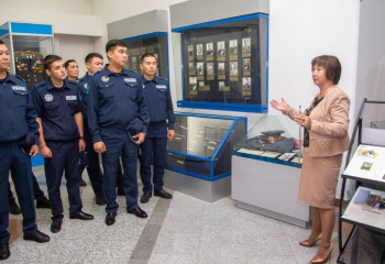 Ерлікпен қаза тапқан полицей тұтынған заттар ІІМ-нің мұражайына қойылды