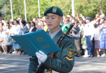 Қорғаныс министрлігінің жоғары оқу орны курсанттары әскери ант қабылдады
