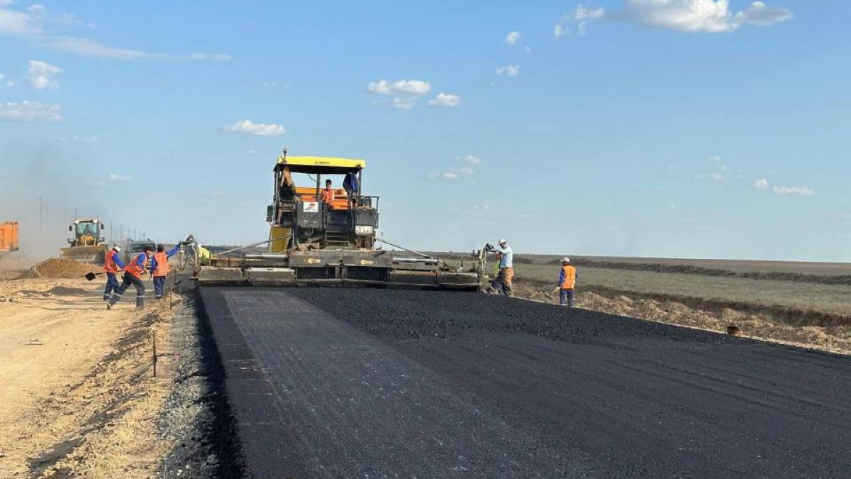 Более тысячи км дорог реконструируют в Казахстане до конца года - МИИР РК