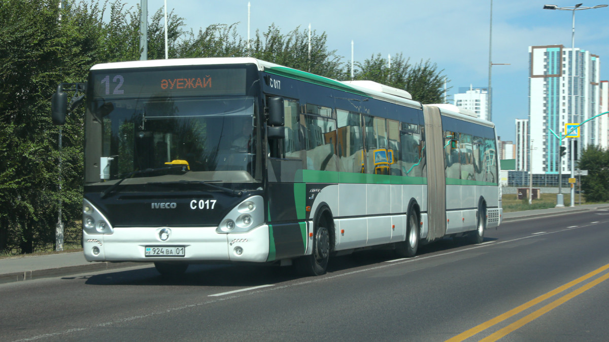 В Алматы обновляют автобусы-гармошки на городских маршрутах