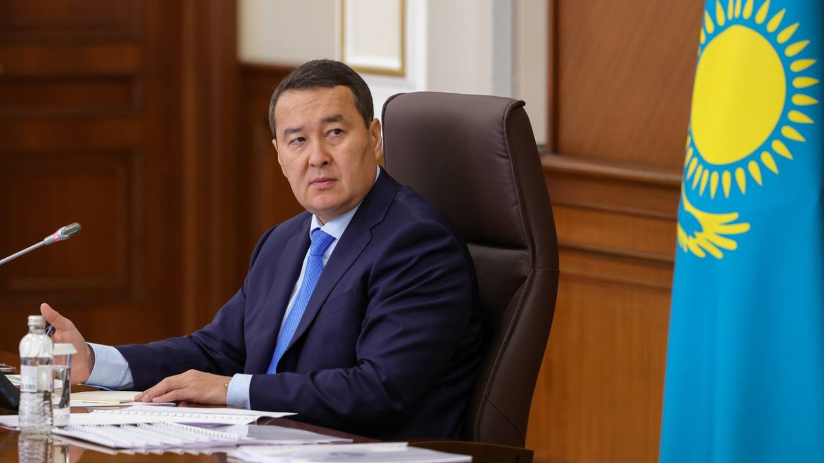 Премьер-министр Алихан Смаилов отчитался перед депутатами о реализации Послания Главы государства