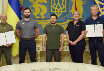 Air Astana-ның британиялық акционері Украинада гаубица шығарады