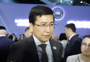 Асхат Аймағамбетов мектеп тапшылығына себеп болған үш басты факторды атады