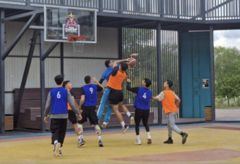 Елордада блогерлер мен спортшылар арасында баскетболдан турнир өтті