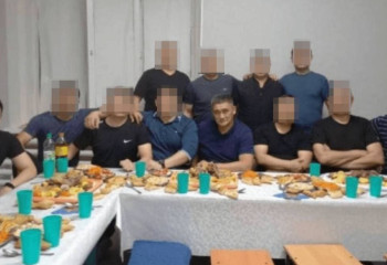 Богатый дастархан осужденного экс-генерала Кудебаева вызвал недовольство в Сети