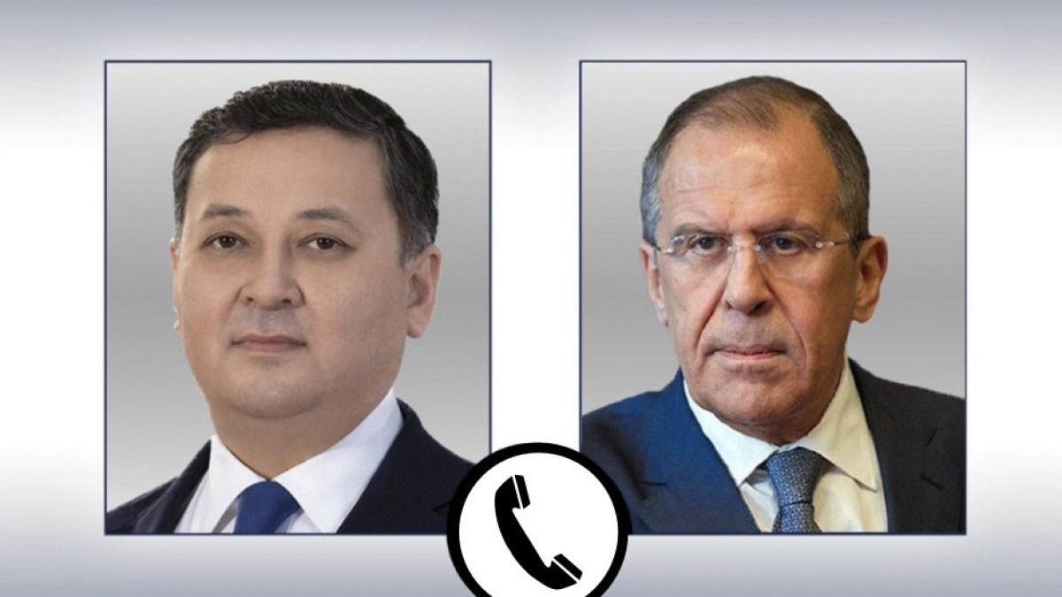 Kazakh, Russian FMs talk over phone