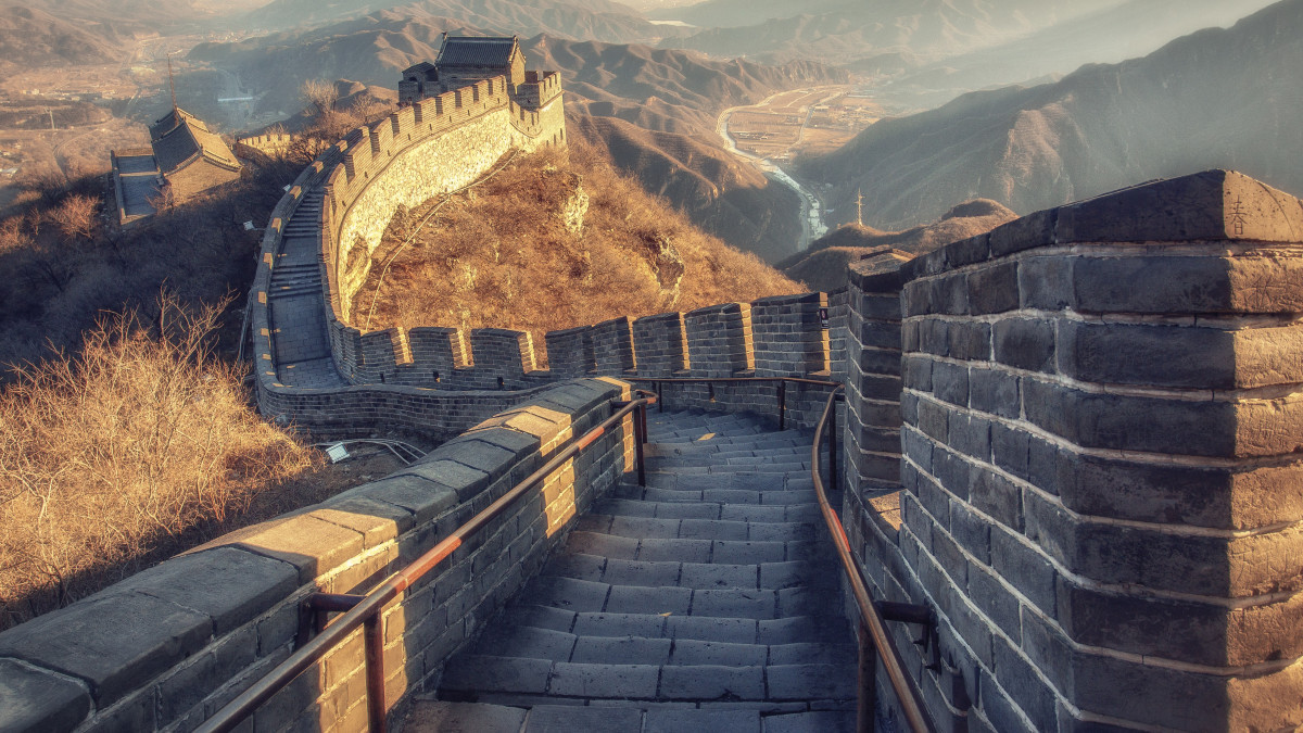 Строители пробили дыру в Великой Китайской стене, чтобы сократить путь до работы