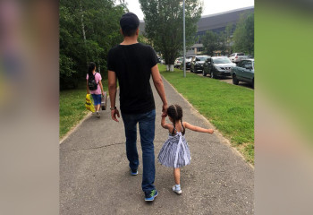 Оставлять детей отцам при разводе в Казахстане, предлагает сообщество разведенных мужчин