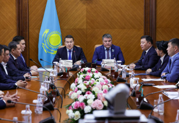 Alikhan Smailov sets tasks for new Shymkent akim