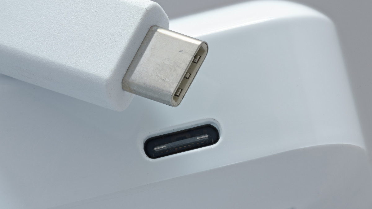 Экологический ход или причина в деньгах: Новые iPhone 15 получат разъем USB-C