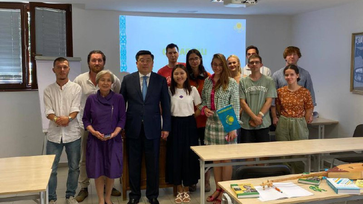 Open Kazakh language lesson held in Lakitelek