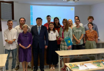 Open Kazakh language lesson held in Lakitelek