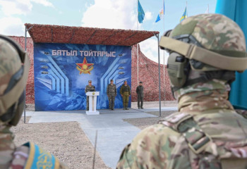 President Tokayev watches Batyl Toitarys 2023 military drills