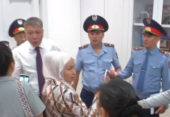 Жамбыл облысының халқы жаңа әкімнің кабинетіне басып кірді