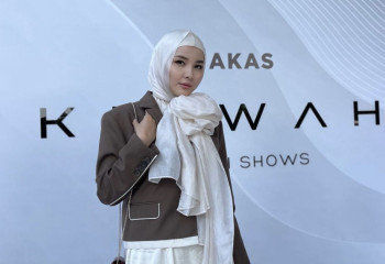 Әнші Айдана Меденова орамалын шешіп жатқан блогерлер туралы айтты