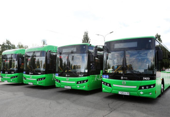 Алматының Жетісу ауданында 100-ден астам жаңа автобус пайдалануға берілді
