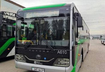 Чтобы не было пробок: в Астане запустили пассажирские спецавтобусы для матча Казахстан-Финляндия