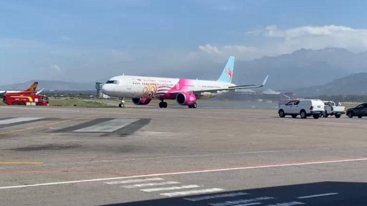 Китайская авиакомпания выполнила первый рейс Ханчжоу – Алматы