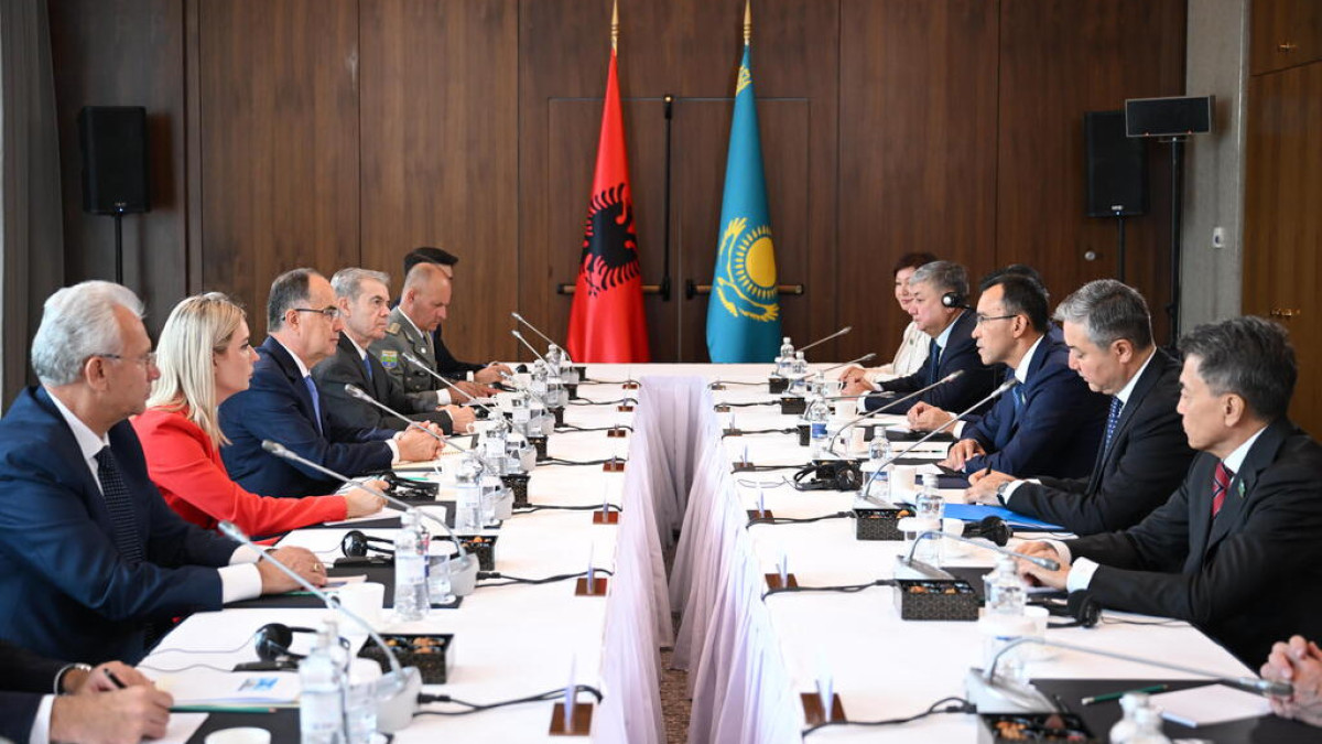 Маулен Ашимбаев встретился с Президентом Албании