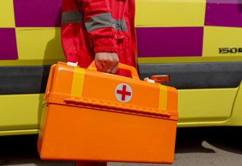 Абай облысында көлік аударылып, жүргізушісі қаза тапты