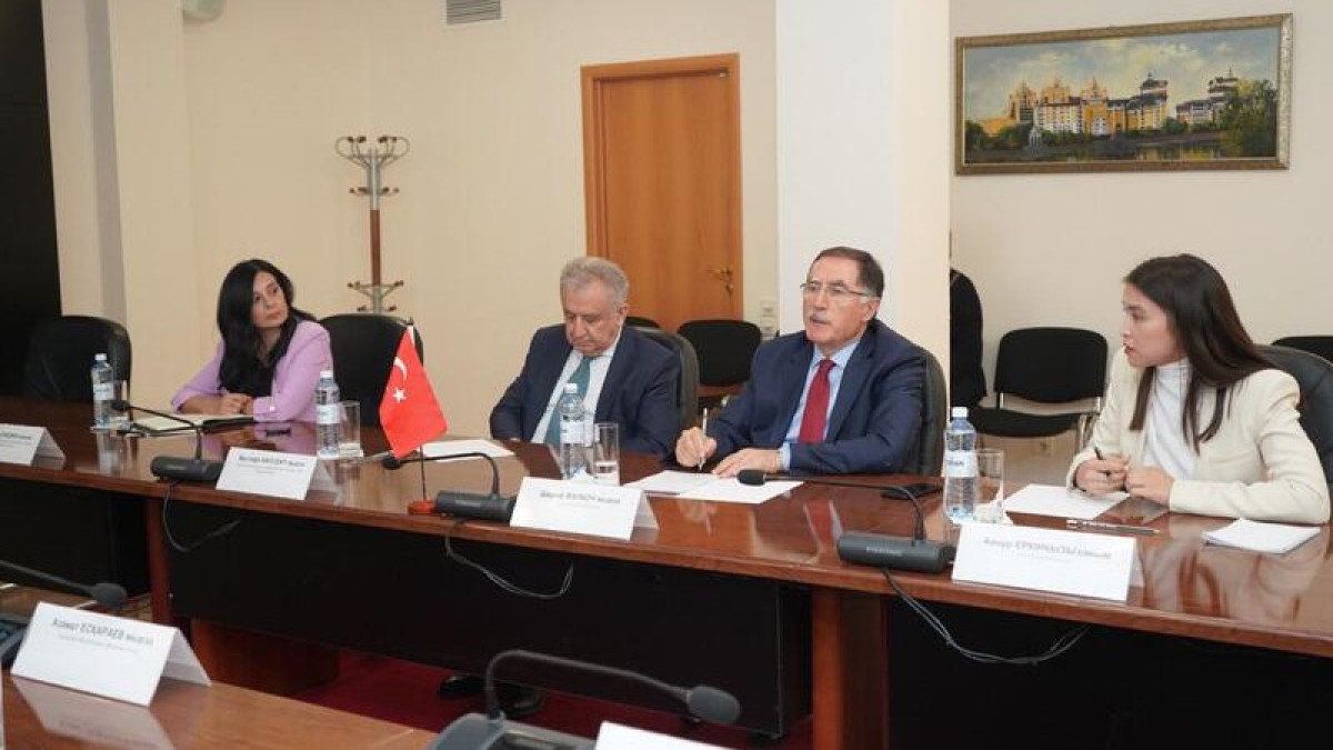 Министр юстиции встретился с Главным Омбудсменом Турции