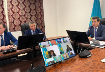 В основных зерновых областях регионах страны две недели не прекращаются дожди