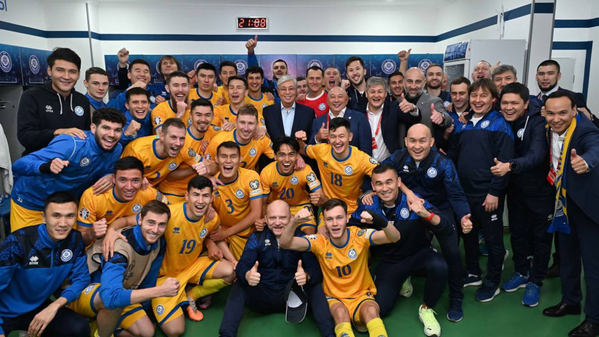Токаев лично поздравил сборную Казахстана с победой