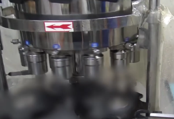 Шымкентте 37 млн теңгеге жалған энергетикалық сусын анықталды