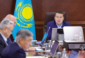Kazakh PM outlines tasks in road construction sphere