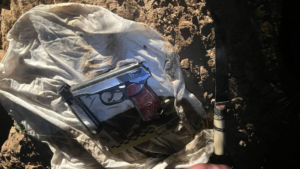 Пистолет обнаружили в кустах сотрудники столичного ДУИС