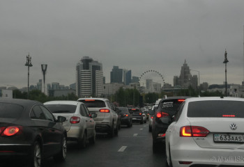 Тәжікстан билігі Қазақстаннан көлік кіргізуге тыйым салады