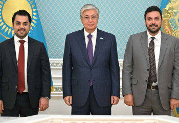 Head of State receives Power International Holding top management