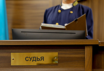 Қарағандыда мүгедек қызы үшін 24 миллион теңге ұрлаған әйел сотталды