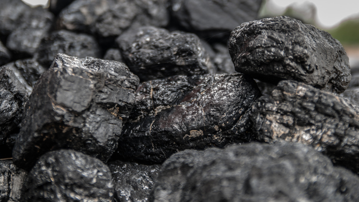 Вывоз угля ограничат в Казахстане