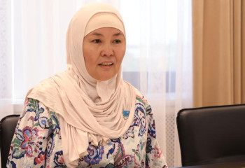 Бизнесвумен, не имеющая рук с рождения, рассказала о развитии предпринимательства акиму Жамбылской области