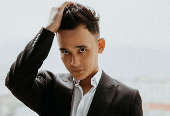 Әнші Әли Оқапов көпшілікке ұлын көрсетті