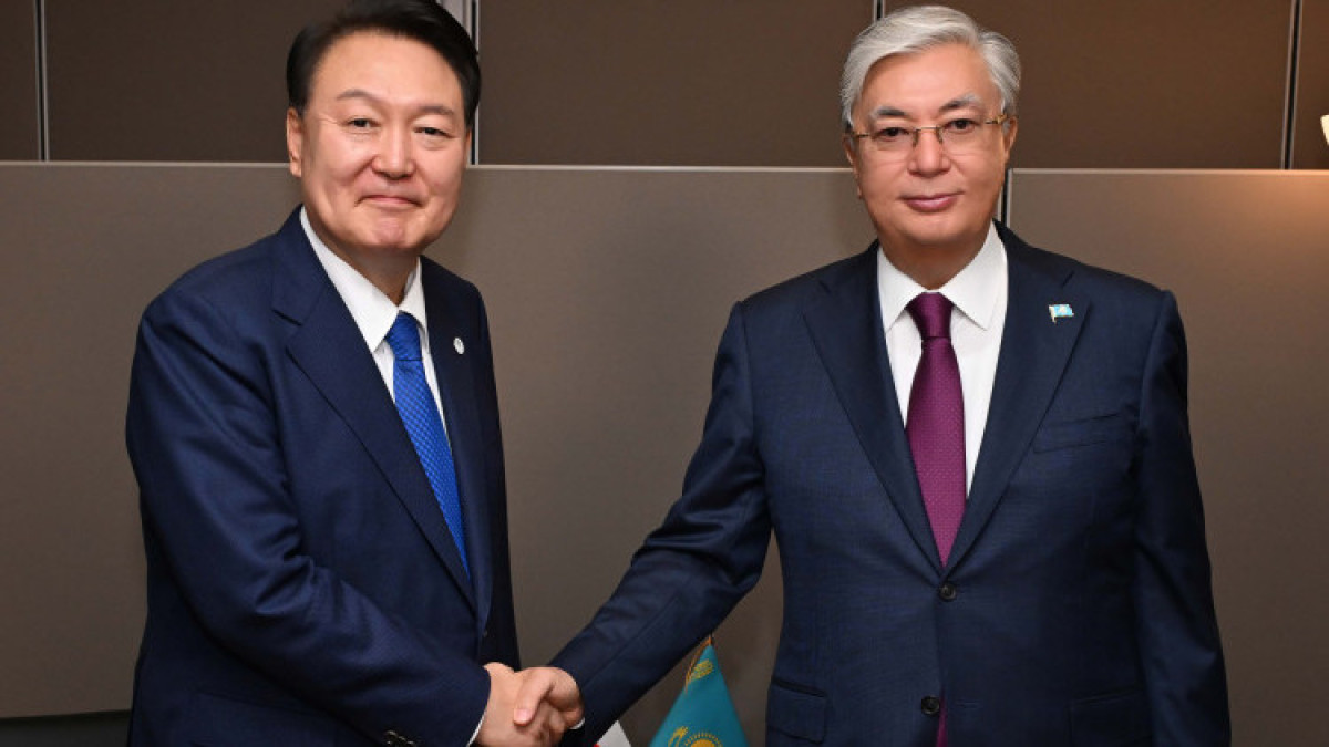 Глава государства провел переговоры с Президентом Республики Корея Юн Сок Ёлем