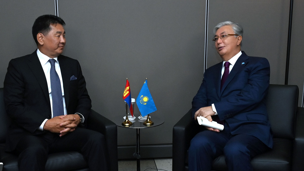 Head of State held talks with President of Mongolia